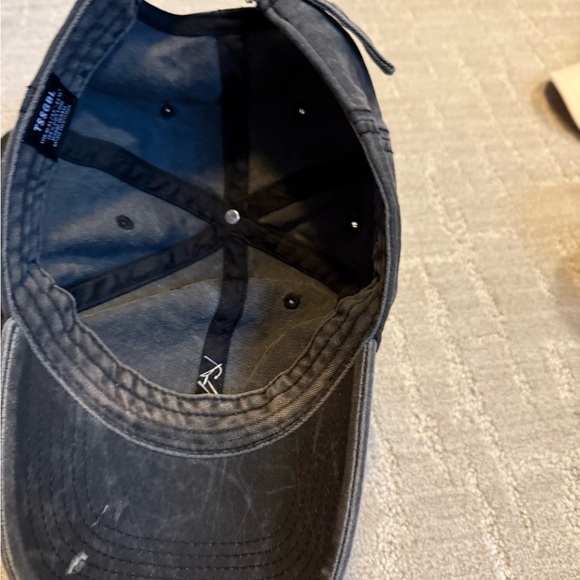 2 Black Baseball Caps with Rhinestone Skull and Heart - Picture 4 of 4